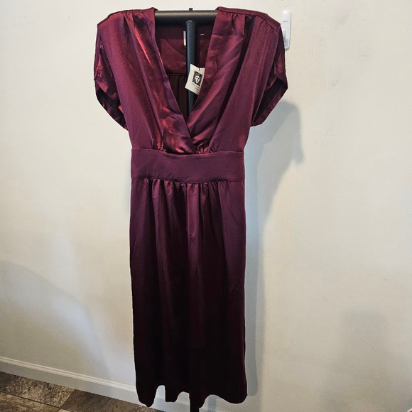 Women's Anne Klein NWT Chianti Satin V-Neck Midi Dress Size 12 - Picture 1 of 6